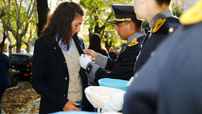 CADETES DE LA ESCUELA VUCETICH ENTREGARON ESCARAPELAS